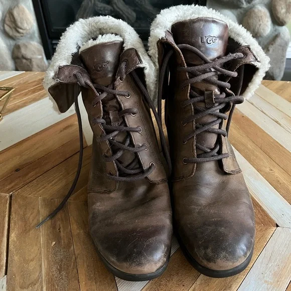UGG Women’s Size 12 Wedge Winter Boot - Picture 2 of 6